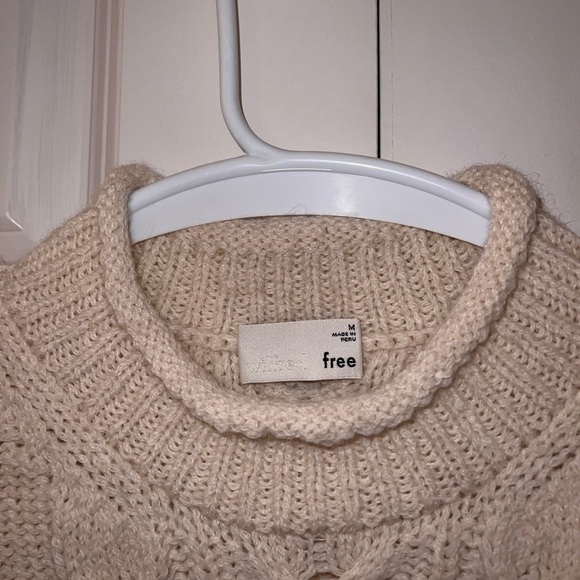 Aritzia Crop Sweater - Picture 3 of 4